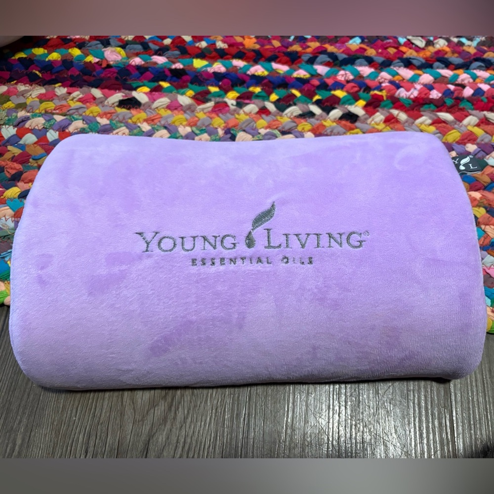 YOUNG LIVING BATHTUB PILLOW